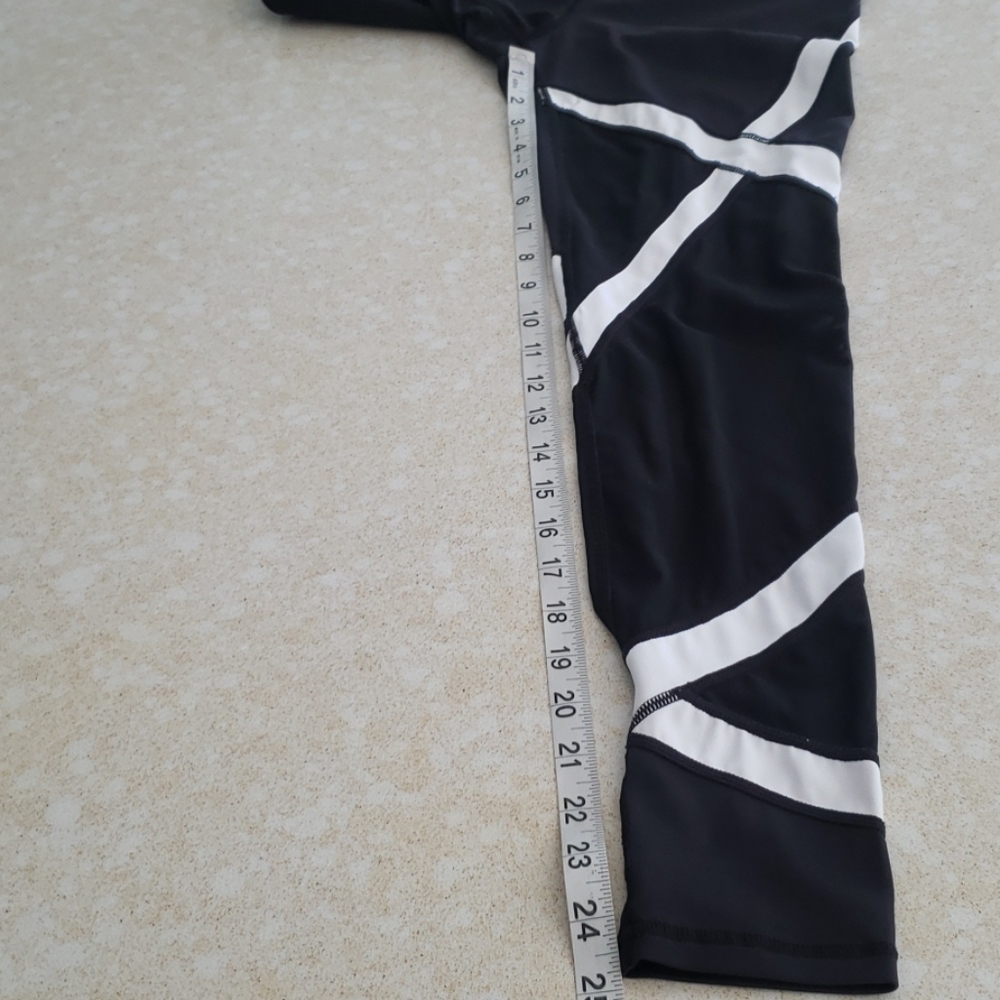 High rise mesh leggings- much Like the popular brand. small - Picture 6 of 10